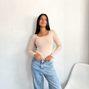 Sweater cuello cuadrado