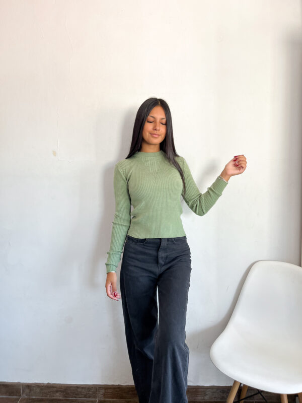 Sweater trenza V (ALGUNOS COLORES)