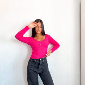 Sweater escote escalera con boton