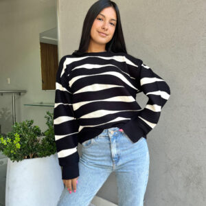 Sweater ancho relieve