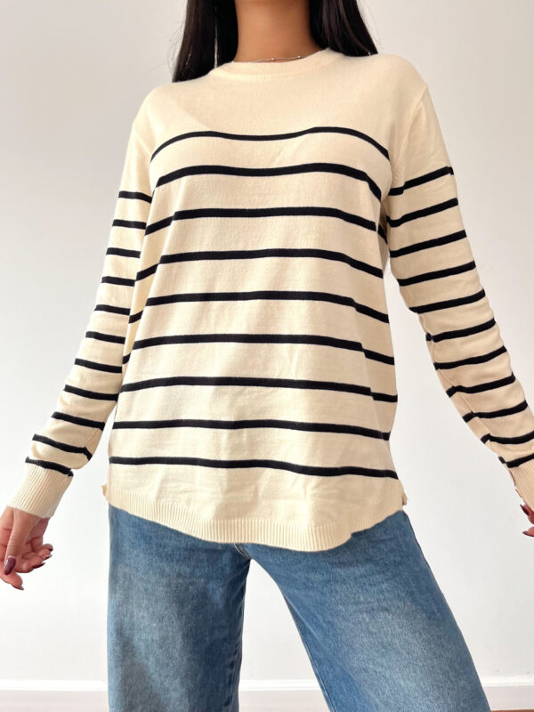 Sweater over rayado - Image 4