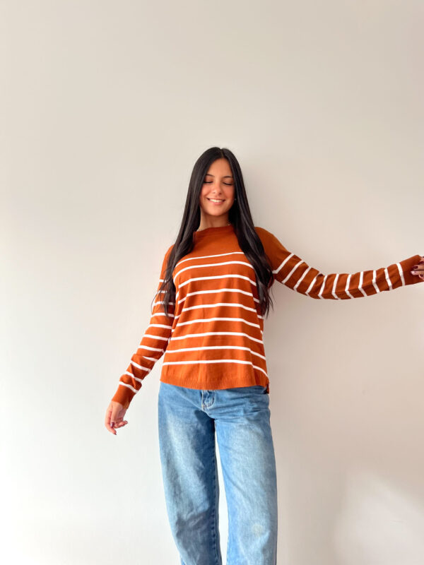 Sweater over rayado - Image 2
